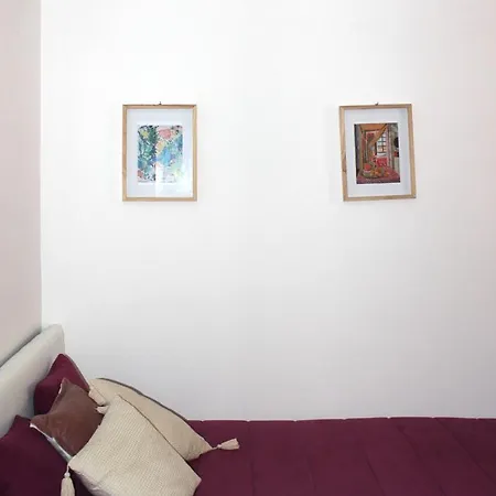 Buzzing Retreat Holiday home