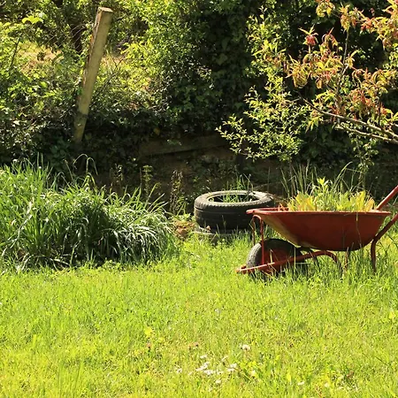 Holiday home Buzzing Retreat